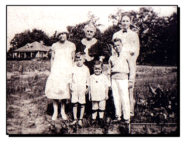 Amanda Knox and grandchildren